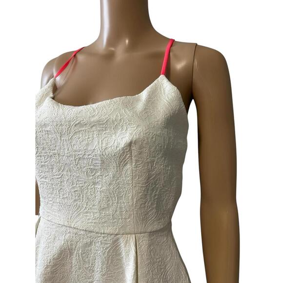 Chic White Mini Dress with Pink Straps - Picture 5 of 6